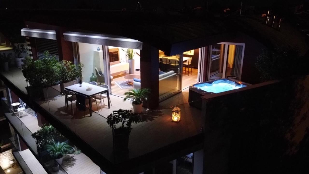 רוביני The Q Superior - A Penthouse With Jacuzzi And Sauna מראה חיצוני תמונה