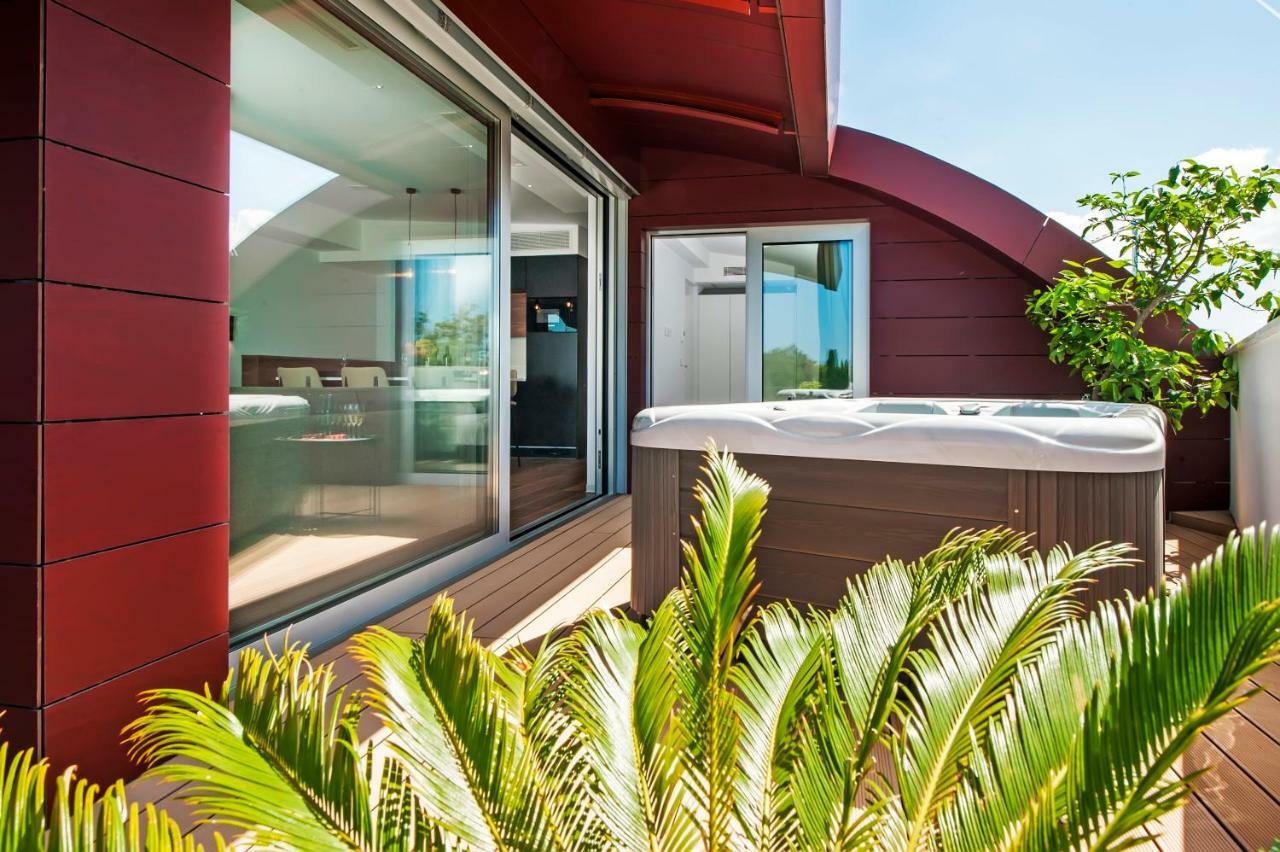 רוביני The Q Superior - A Penthouse With Jacuzzi And Sauna מראה חיצוני תמונה