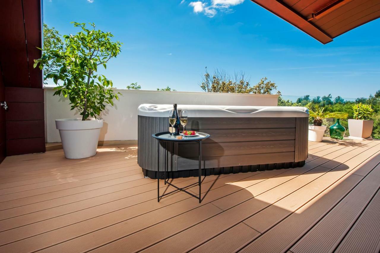 רוביני The Q Superior - A Penthouse With Jacuzzi And Sauna מראה חיצוני תמונה